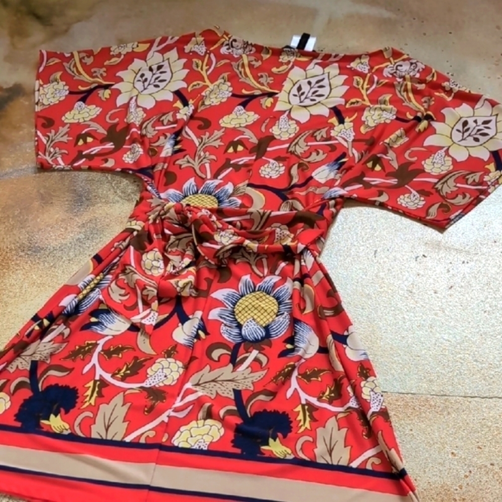 BCBGMaxAzria | Red and White Kimono Floral Mini Dress Maximalist Size M